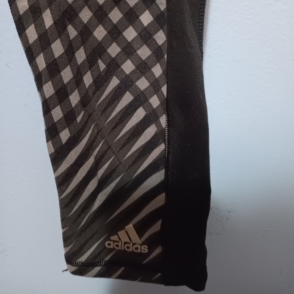 2 For 20$ Stylish Black and Gray Patterned Leggings - Picture 2 of 4